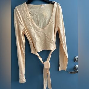 PacSun top. Size M. *wrinkled bc folded up*